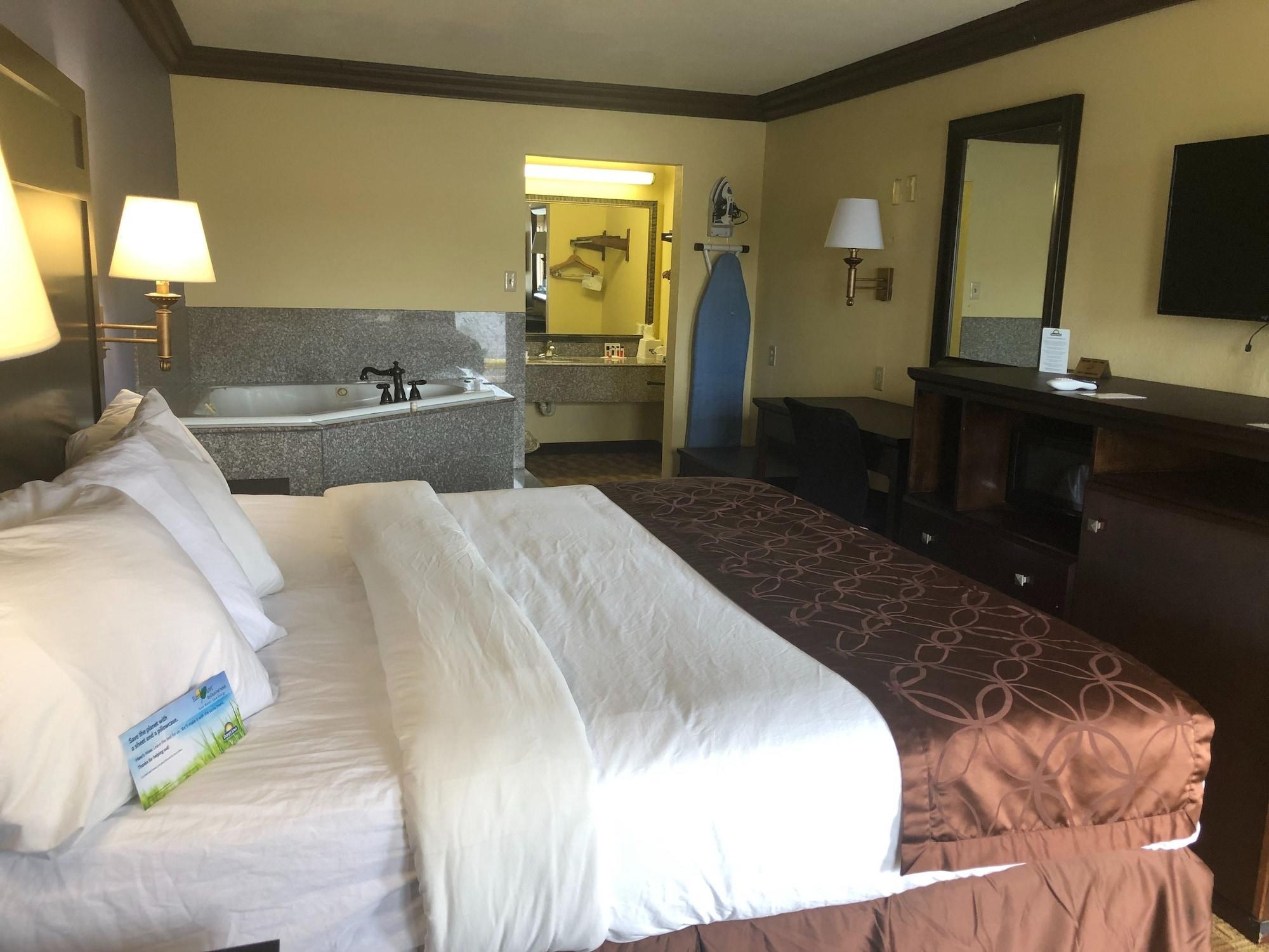 Days Inn By Wyndham Lake Charles Zewnętrze zdjęcie