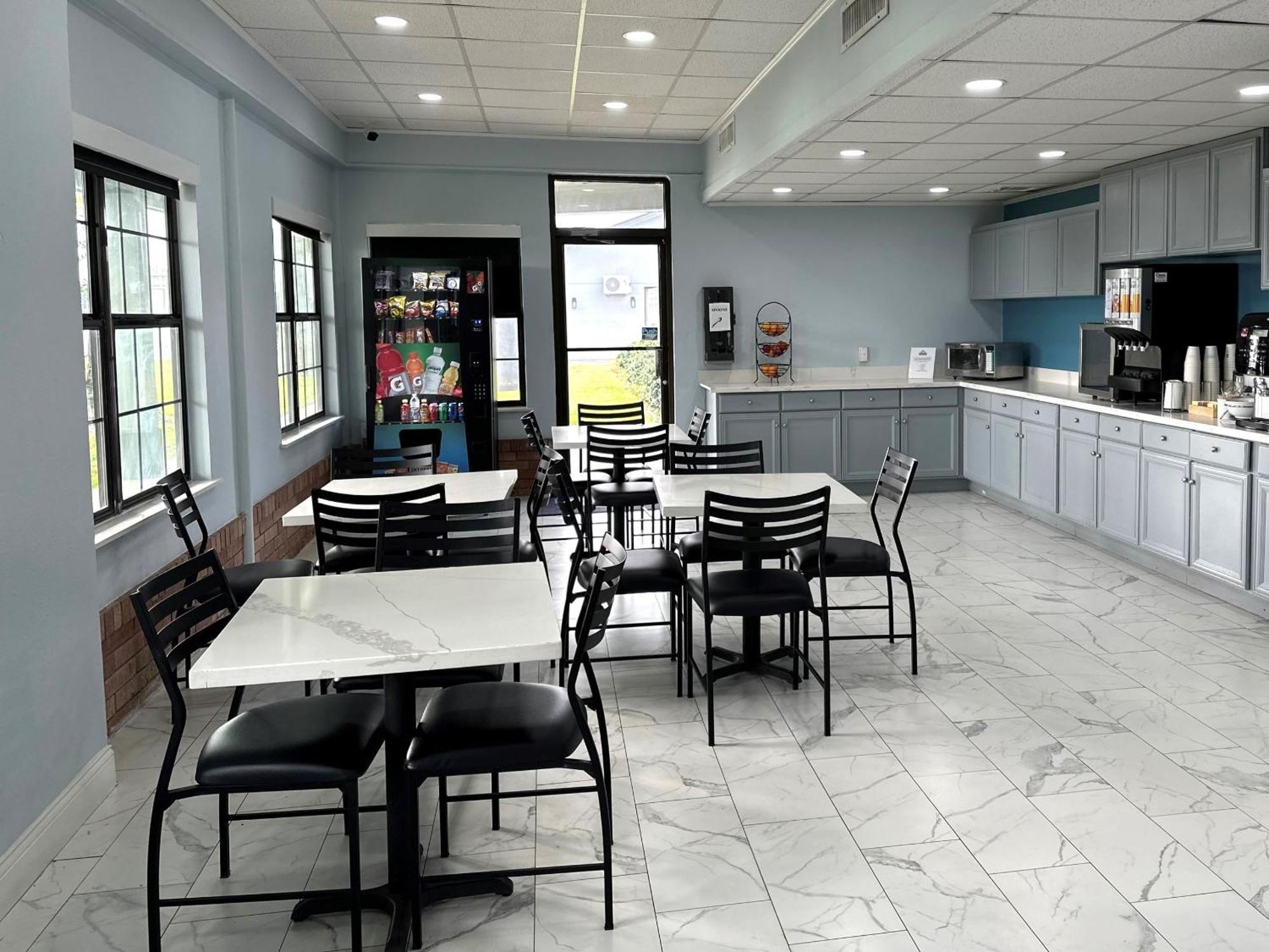 Days Inn By Wyndham Lake Charles Zewnętrze zdjęcie