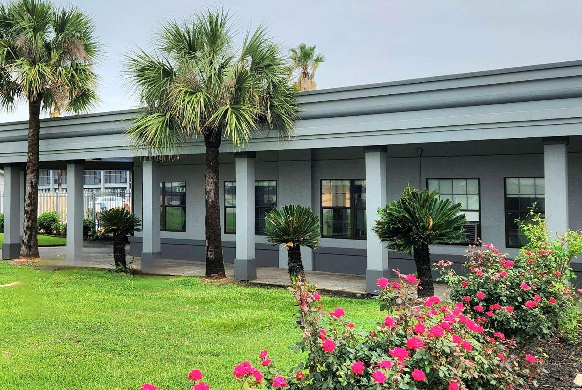 Days Inn By Wyndham Lake Charles Zewnętrze zdjęcie