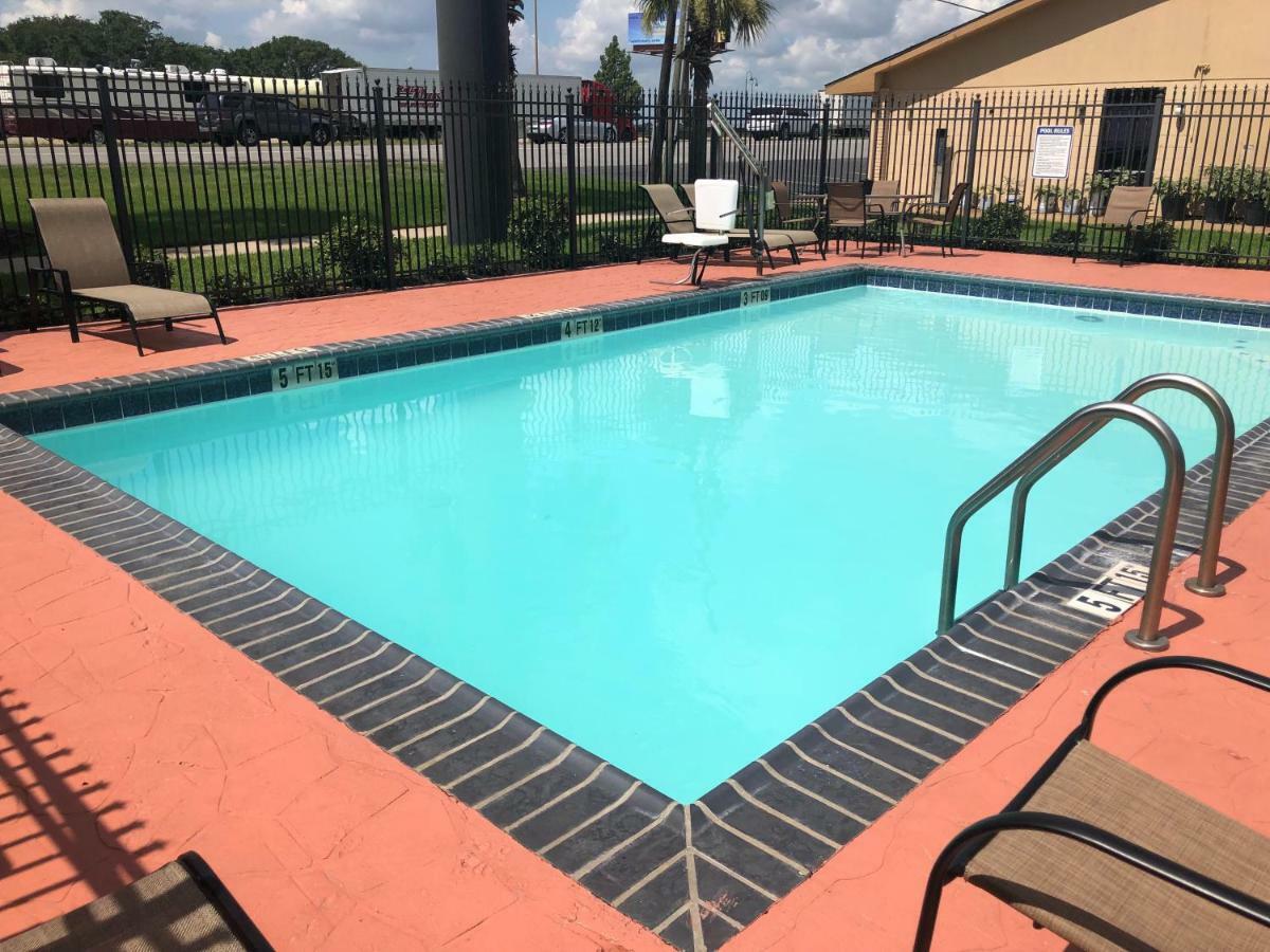 Days Inn By Wyndham Lake Charles Zewnętrze zdjęcie