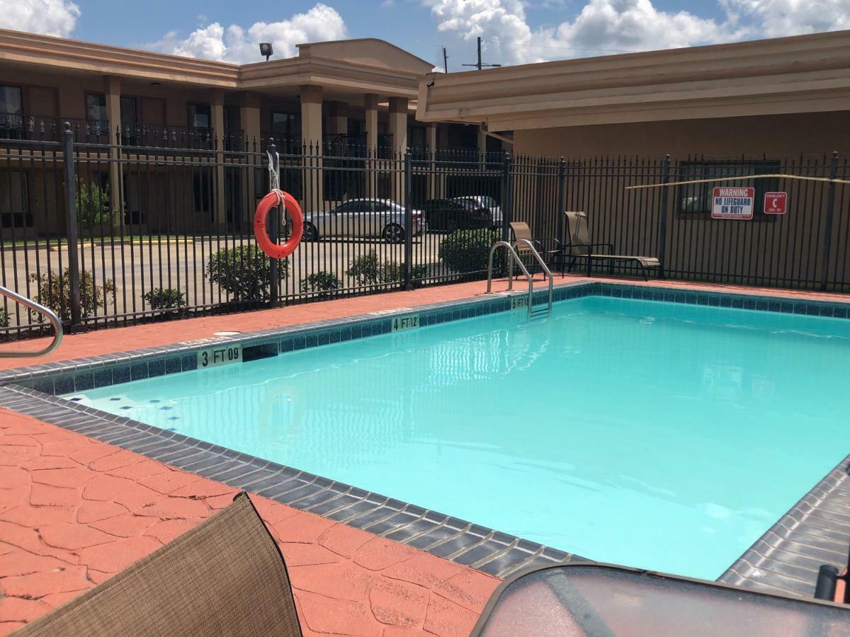 Days Inn By Wyndham Lake Charles Zewnętrze zdjęcie