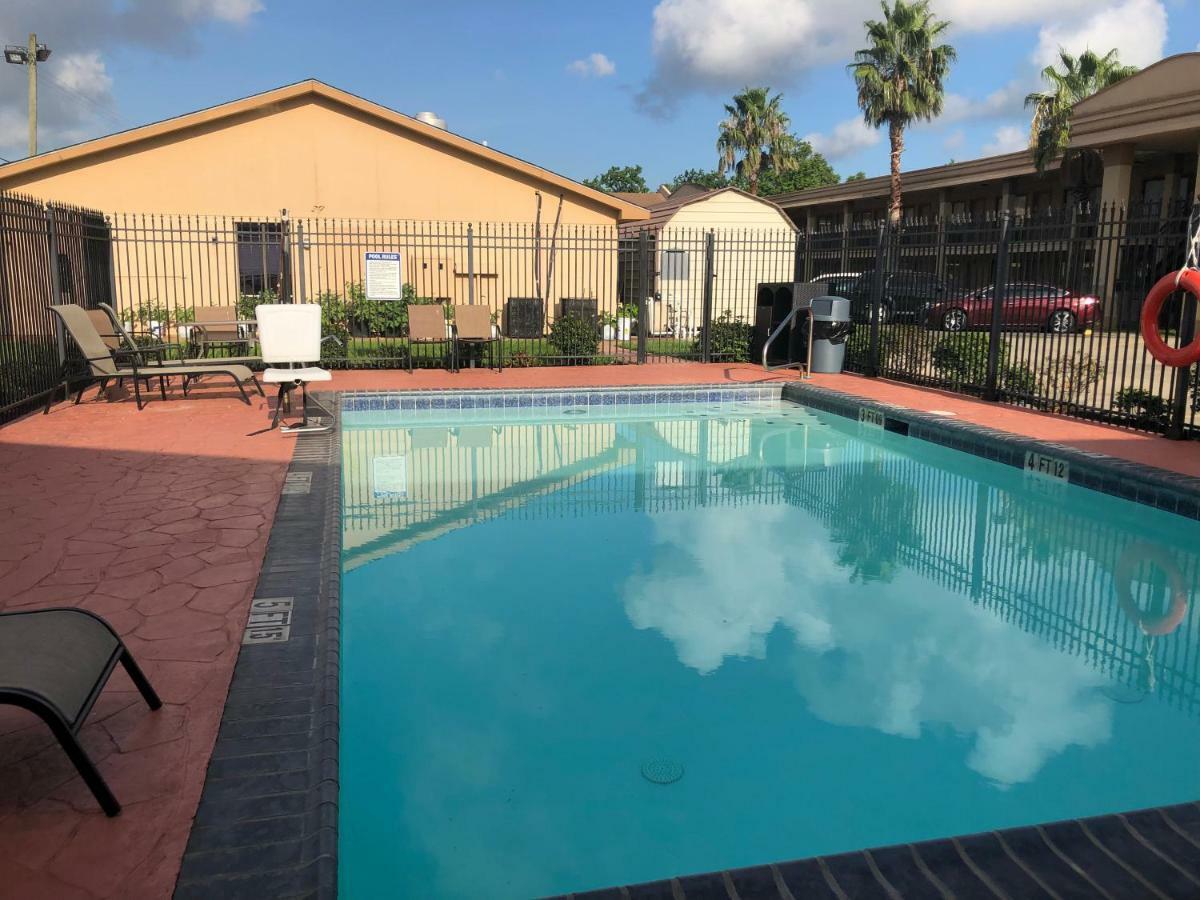 Days Inn By Wyndham Lake Charles Zewnętrze zdjęcie